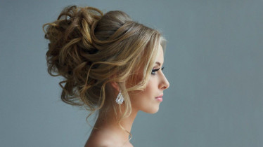 Курс підвищення кваліфікації «Майстер весільних та вечірніх зачісок»